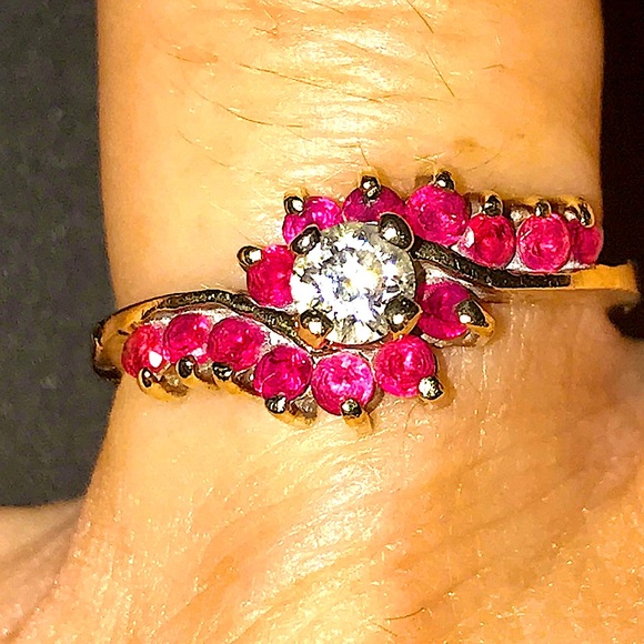 14kt yellow gold Ruby &1/4 Ct Diamond Ring - Picture 5 of 9